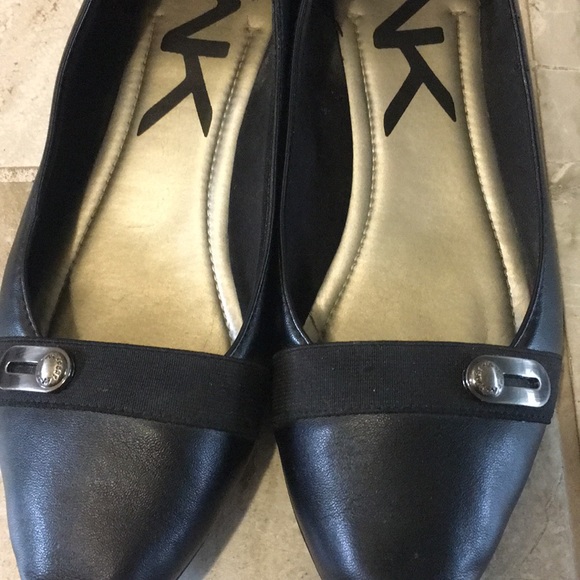 Black pointy flats size 7 - Picture 7 of 7